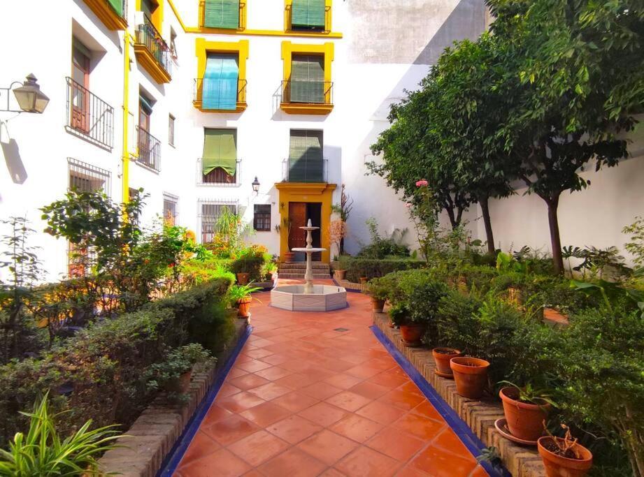 Plaza Cristo De Burgos Apartamento Sevilha Exterior foto